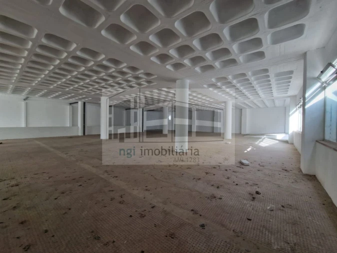 Loja para Venda em Sacavém e Prior Velho Foto 3