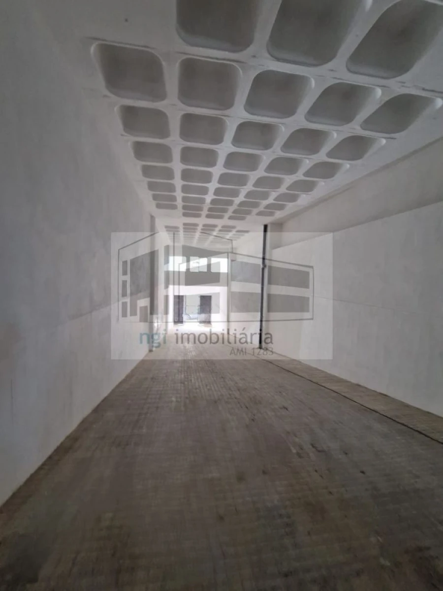 Loja para Venda em Sacavém e Prior Velho Foto 16