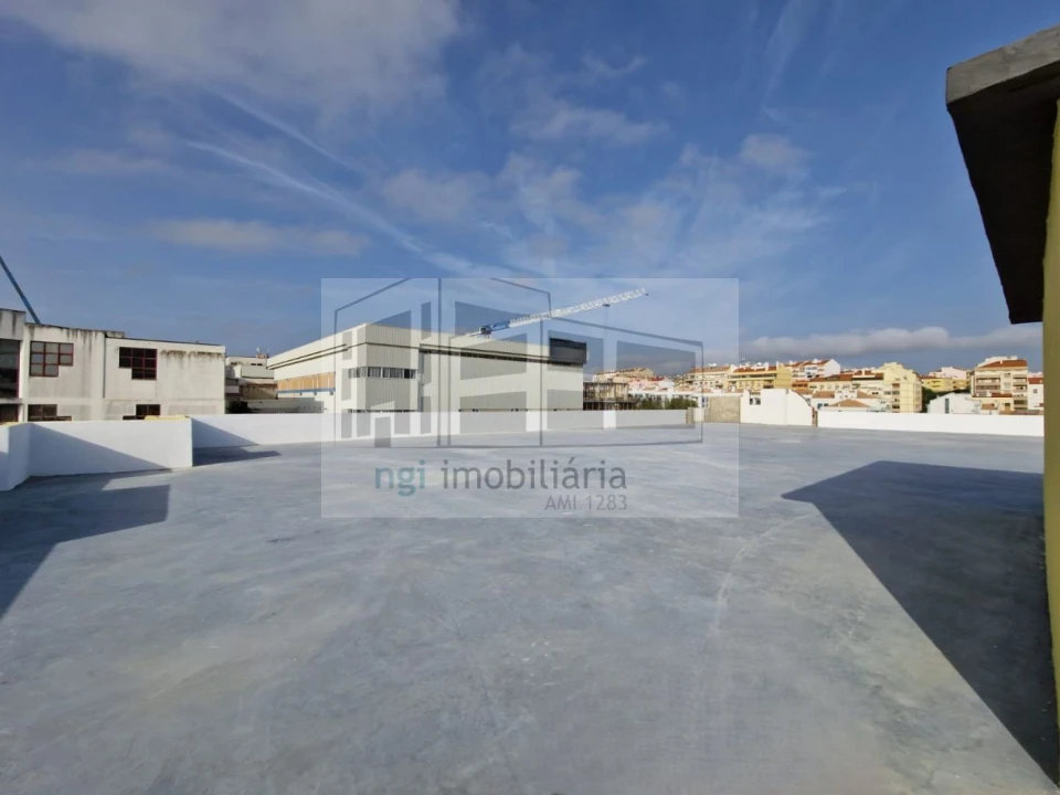 Loja para Venda em Sacavém e Prior Velho Foto 15