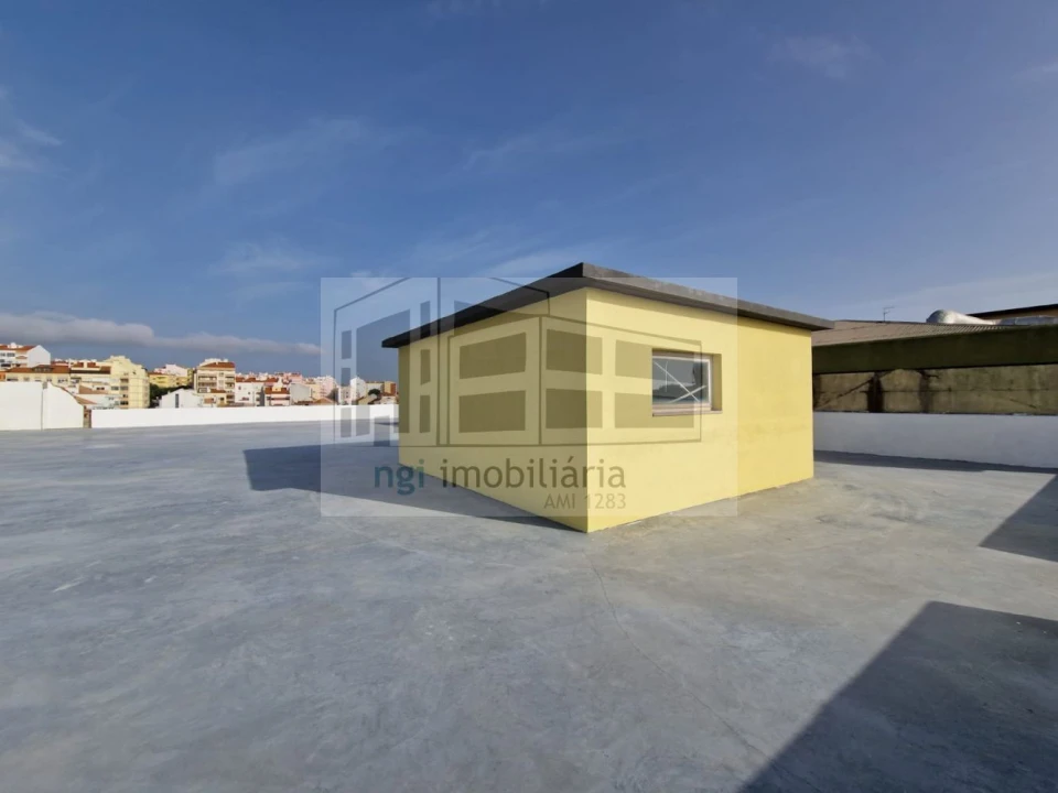 Loja para Venda em Sacavém e Prior Velho Foto 18