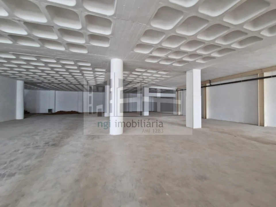 Loja para Venda em Sacavém e Prior Velho Foto 6