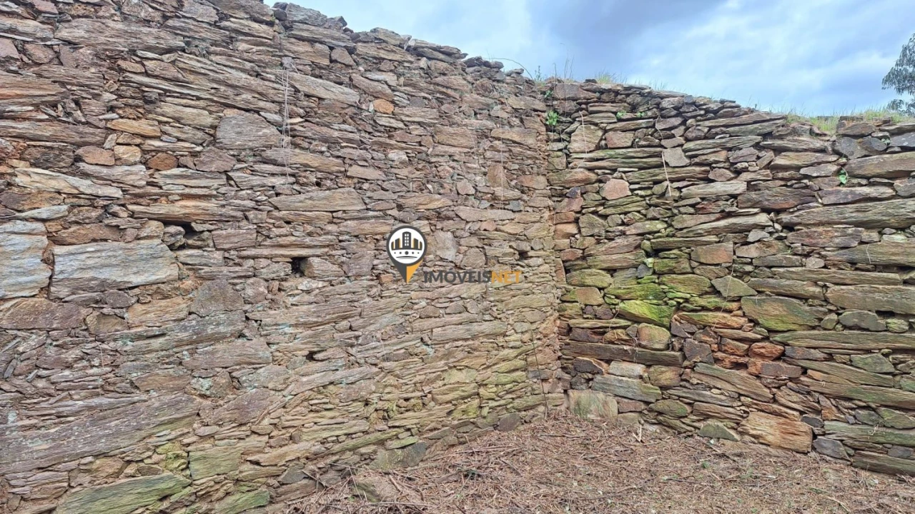 Terreno para Venda em Escalos de Baixo e Mata Foto 26