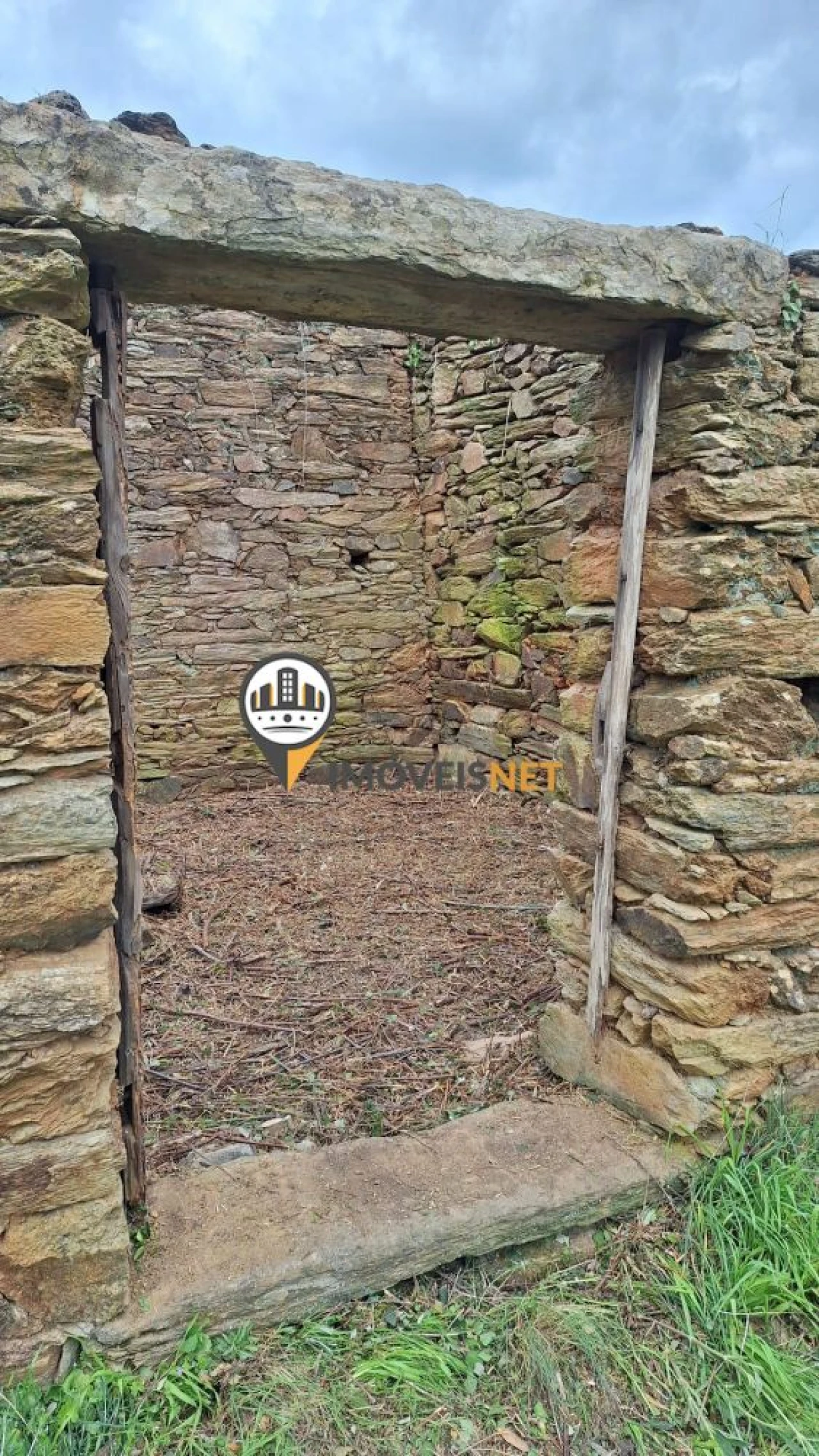 Terreno para Venda em Escalos de Baixo e Mata Foto 29