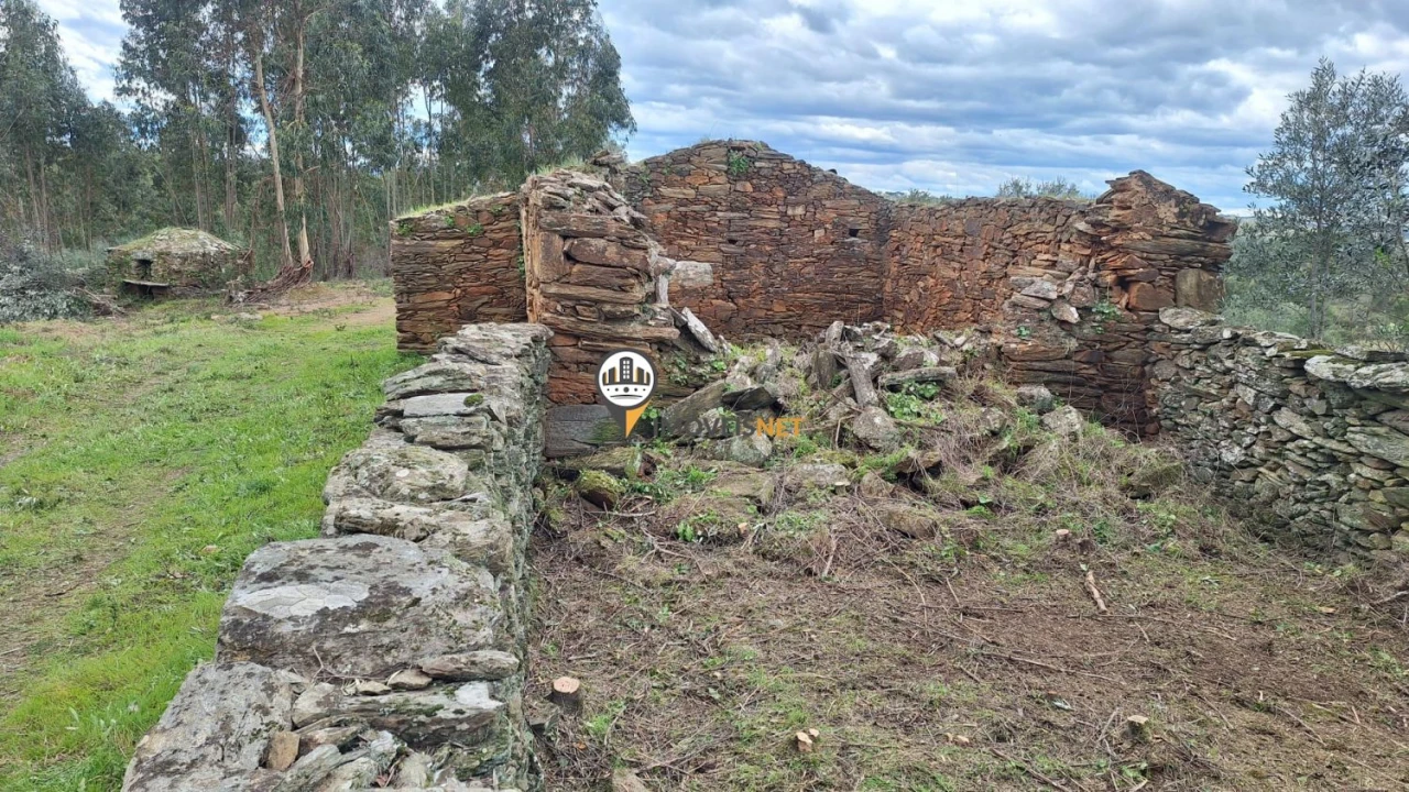 Terreno para Venda em Escalos de Baixo e Mata Foto 16