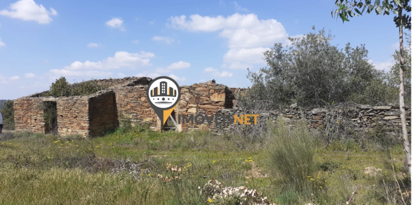 Terreno para Venda em Escalos de Baixo e Mata Foto 2