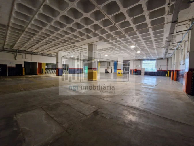 Loja para Venda em Sacavém e Prior Velho Foto 20