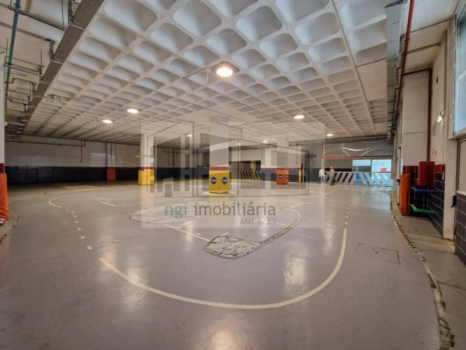 Loja para Venda em Sacavém e Prior Velho Foto 28