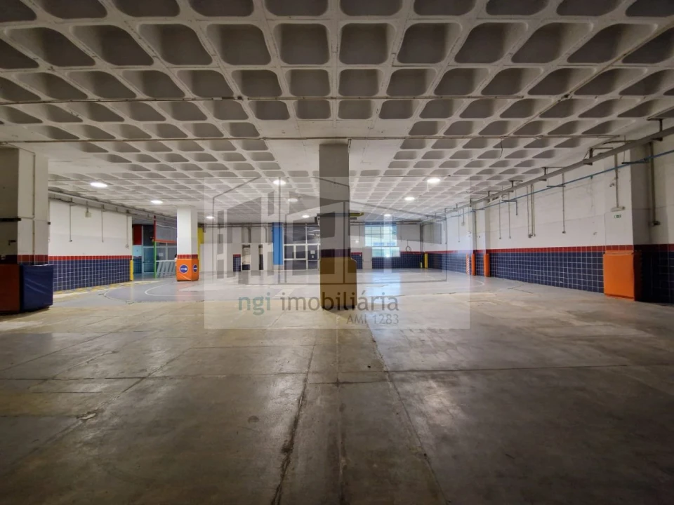 Loja para Venda em Sacavém e Prior Velho Foto 19