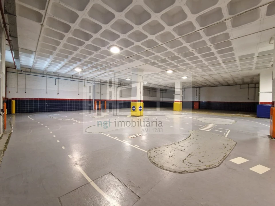 Loja para Venda em Sacavém e Prior Velho Foto 27