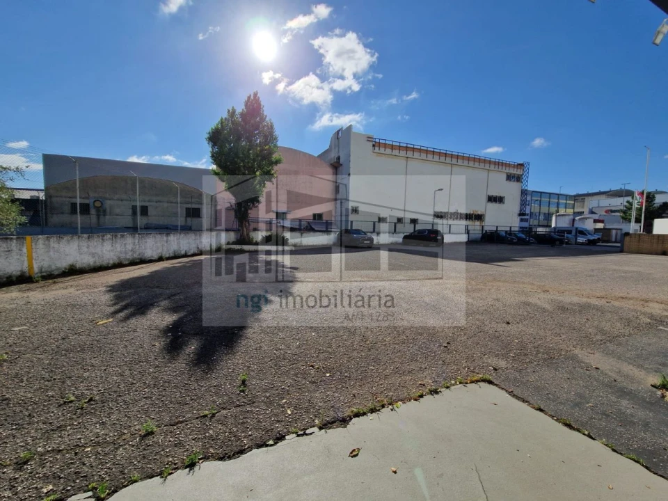 Loja para Venda em Sacavém e Prior Velho Foto 30