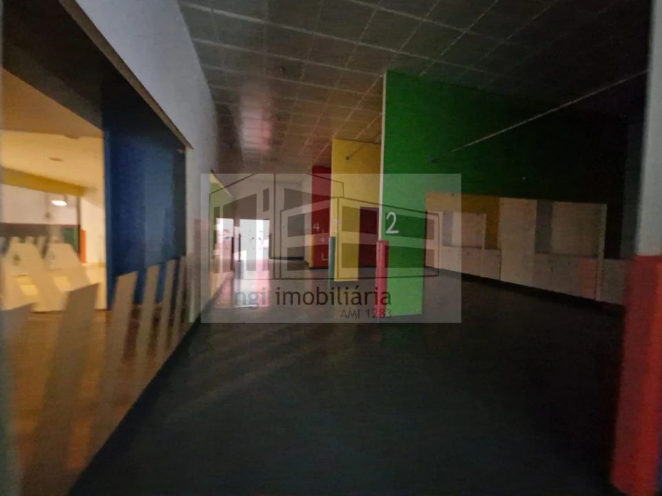 Loja para Venda em Sacavém e Prior Velho Foto 8