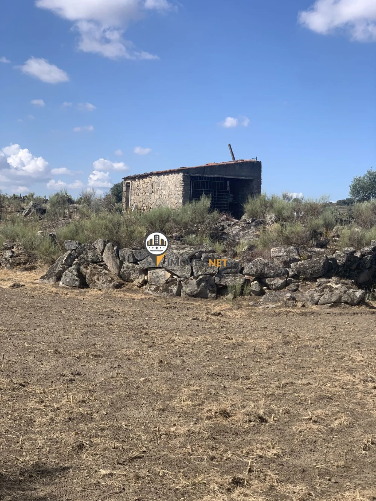 Terreno para Venda em Escalos de Baixo e Mata Foto 1