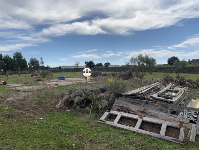 Terreno para Venda em Escalos de Baixo e Mata Foto 19
