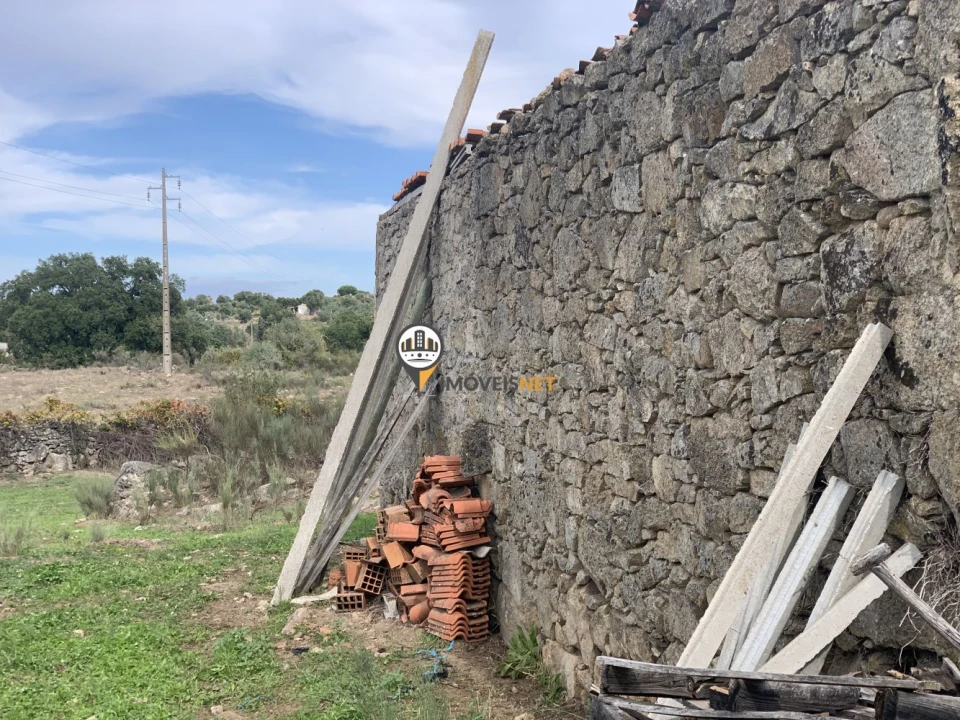 Terreno para Venda em Escalos de Baixo e Mata Foto 2