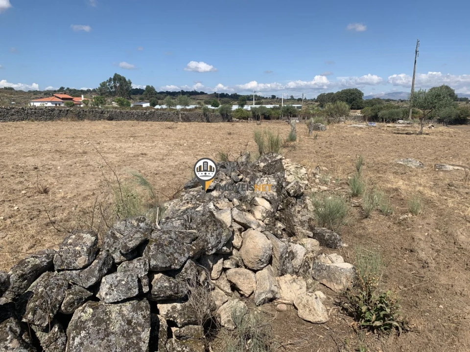 Terreno para Venda em Escalos de Baixo e Mata Foto 12
