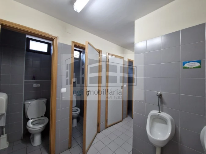 Loja para Venda em Santo Antão e São Julião do Tojal Foto 10