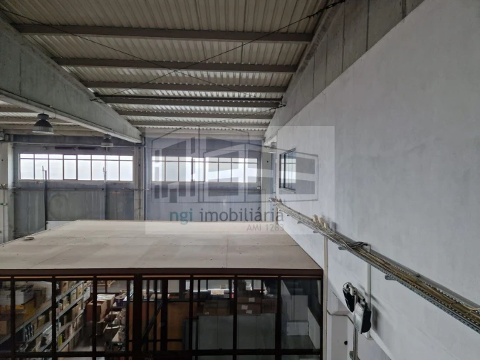 Loja para Venda em Santo Antão e São Julião do Tojal Foto 18