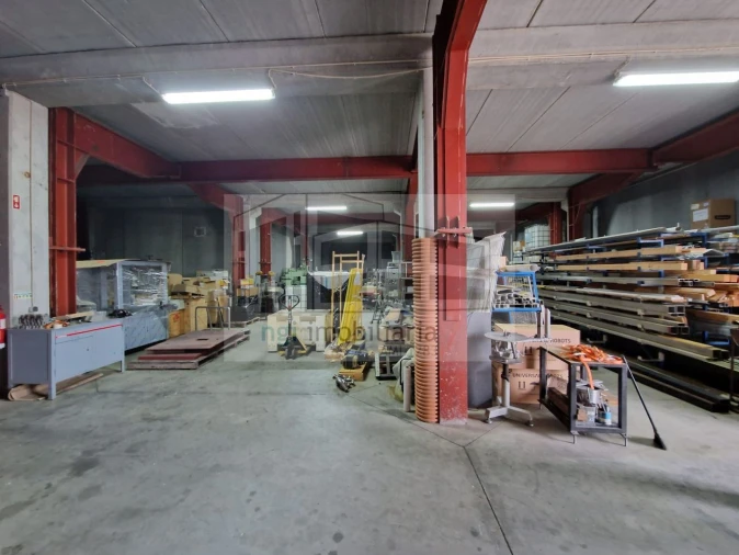 Loja para Venda em Santo Antão e São Julião do Tojal Foto 4