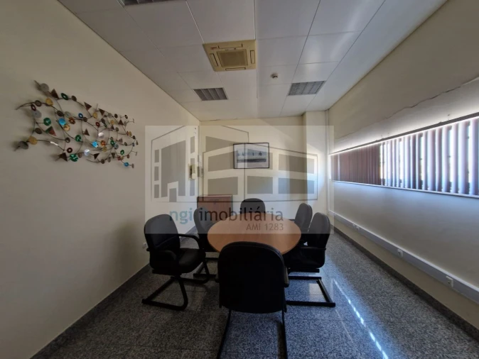 Loja para Venda em Santo Antão e São Julião do Tojal Foto 15