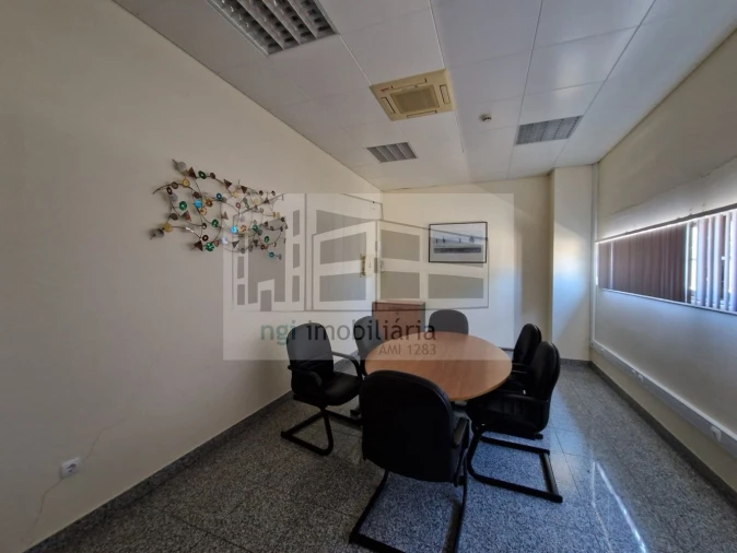 Loja para Venda em Santo Antão e São Julião do Tojal Foto 16