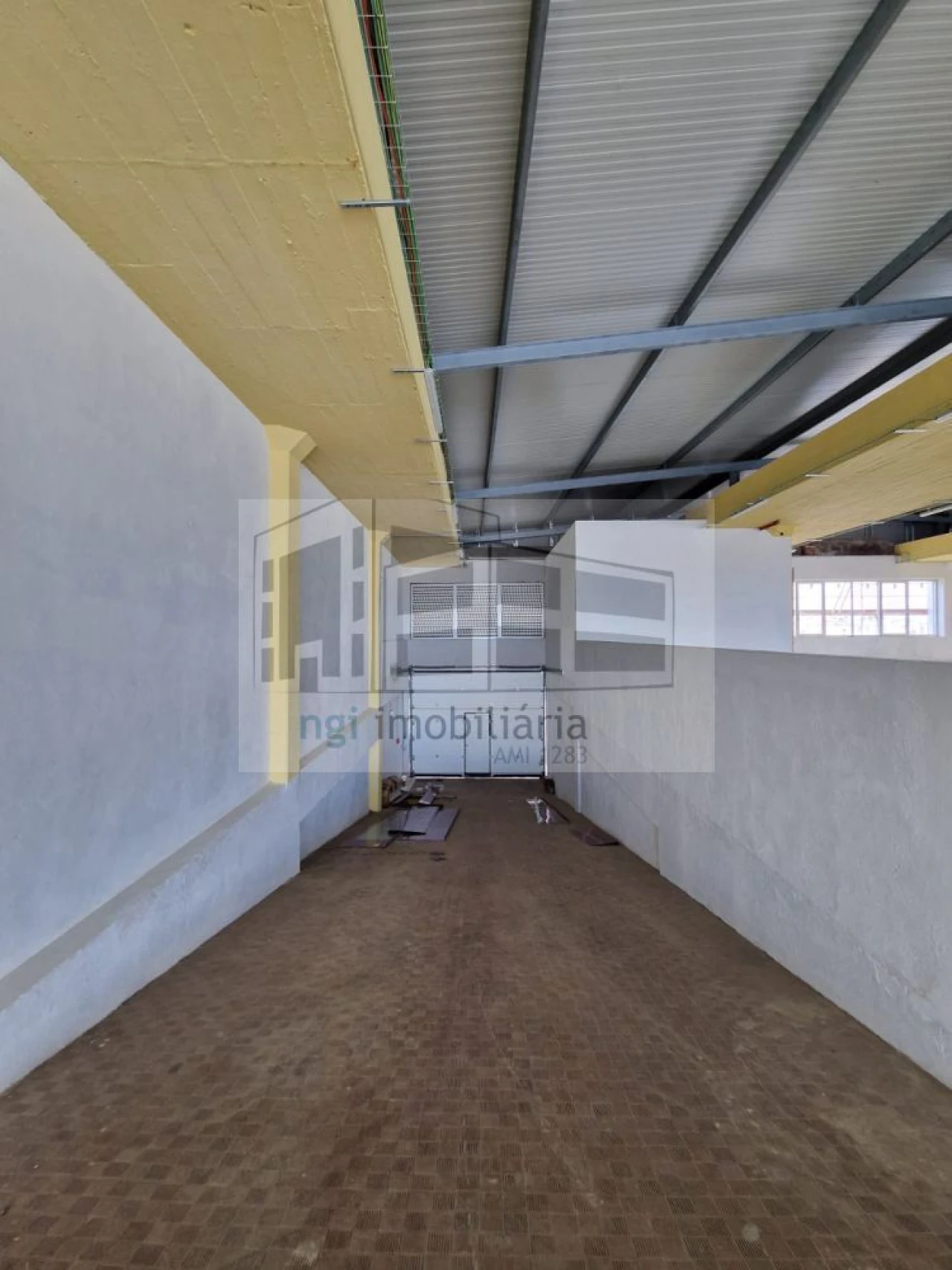 Loja para Venda em Santa Iria de Azoia, São João da Talha e Bobadela Foto 1