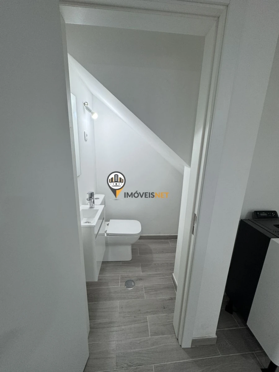 Moradia T1 para Venda em Escalos de Cima e Lousa Foto 4