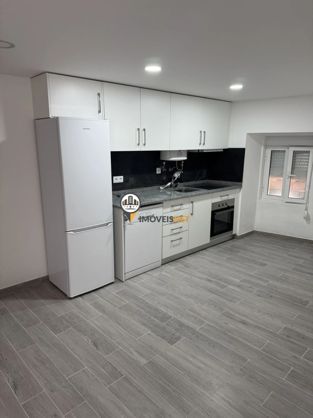 Moradia T1 para Venda em Escalos de Cima e Lousa Foto 2