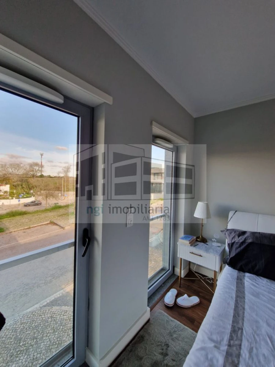 Apartamento T1 para Venda em Caparica e Trafaria Foto 11