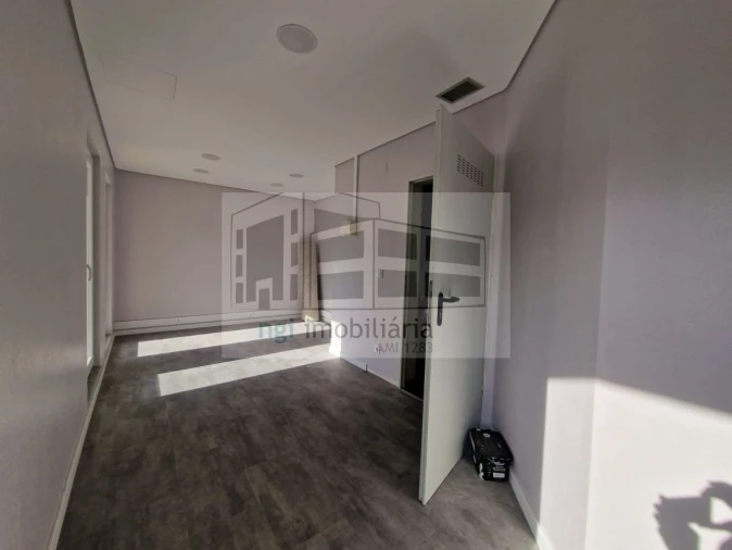 Apartamento T1 para Venda em Caparica e Trafaria Foto 27