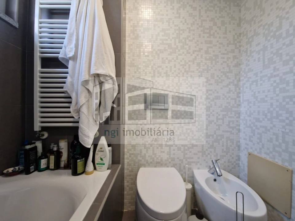 Apartamento T1 para Venda em Caparica e Trafaria Foto 5