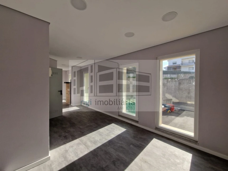 Apartamento T1 para Venda em Caparica e Trafaria Foto 32