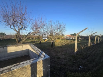 Moradia T2 para Venda em Póvoa de Rio de Moinhos e Cafede