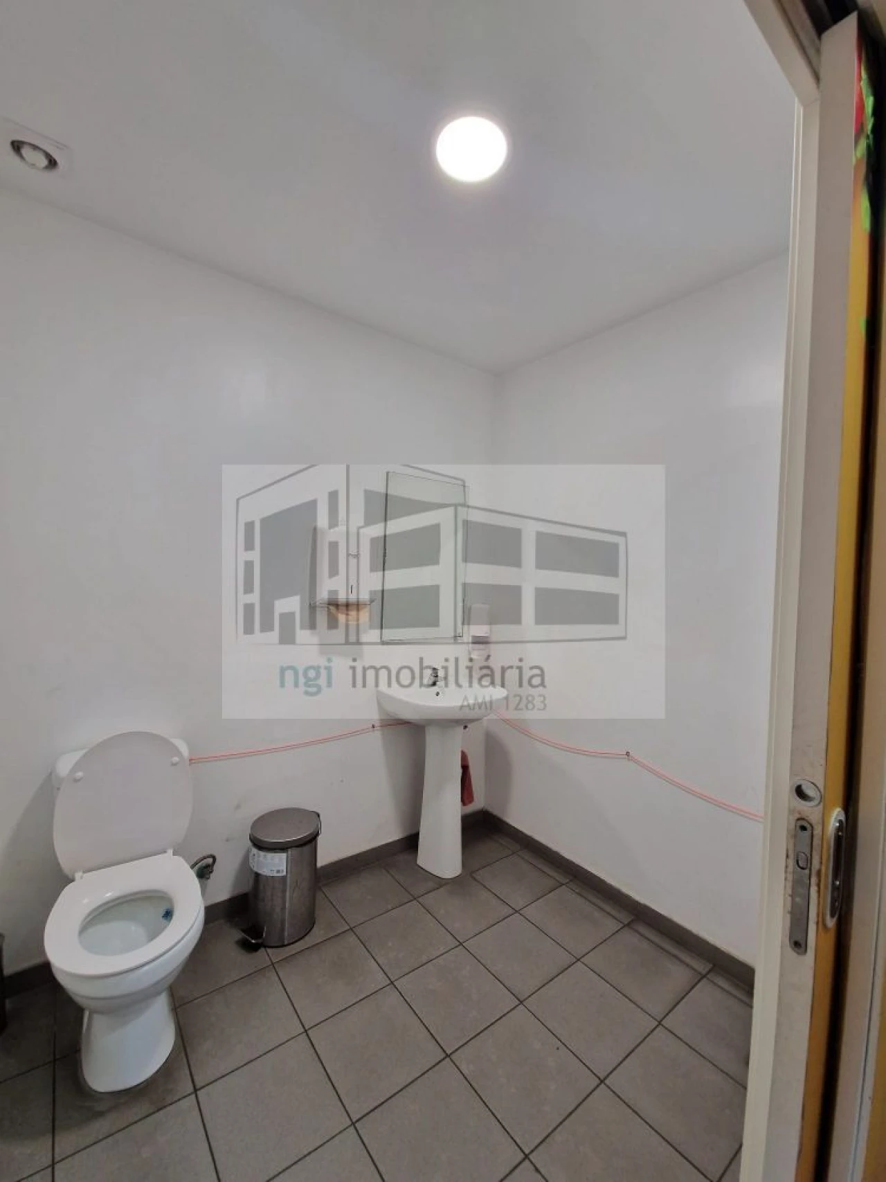 Loja para Venda em Odivelas Foto 13