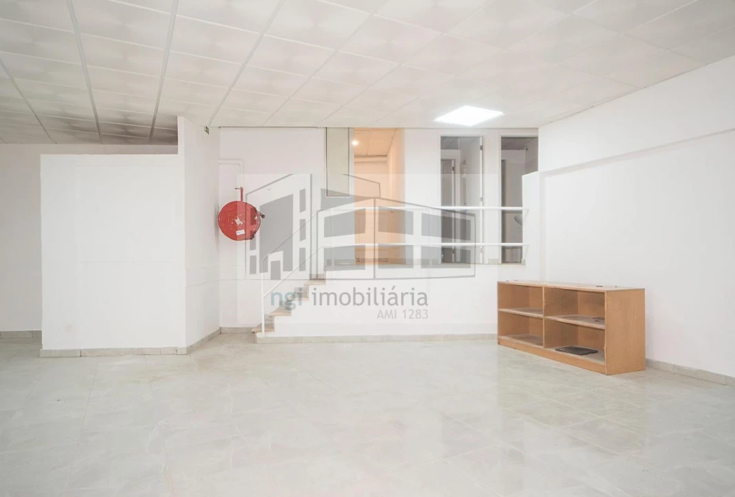 Loja para Venda em Alverca do Ribatejo e Sobralinho Foto 9