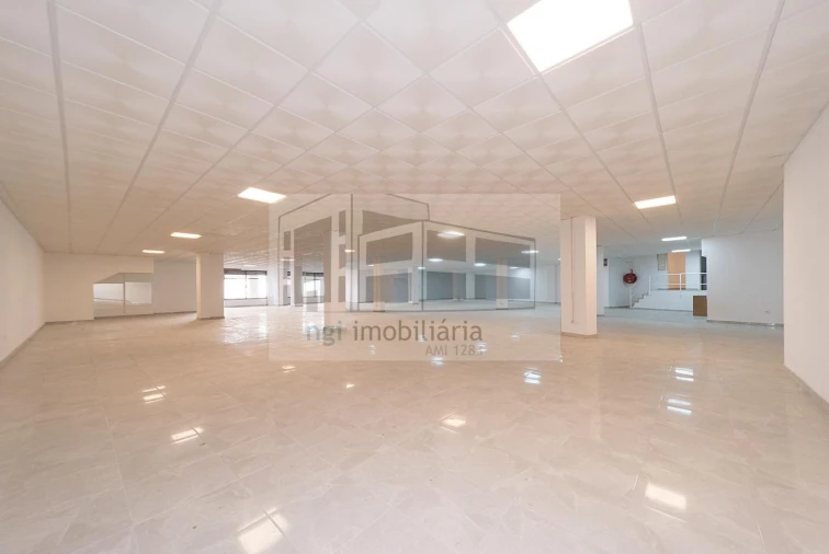 Loja para Venda em Alverca do Ribatejo e Sobralinho Foto 5