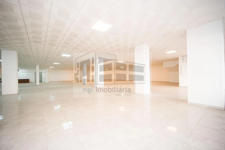 Loja para Venda em Alverca do Ribatejo e Sobralinho Foto 1