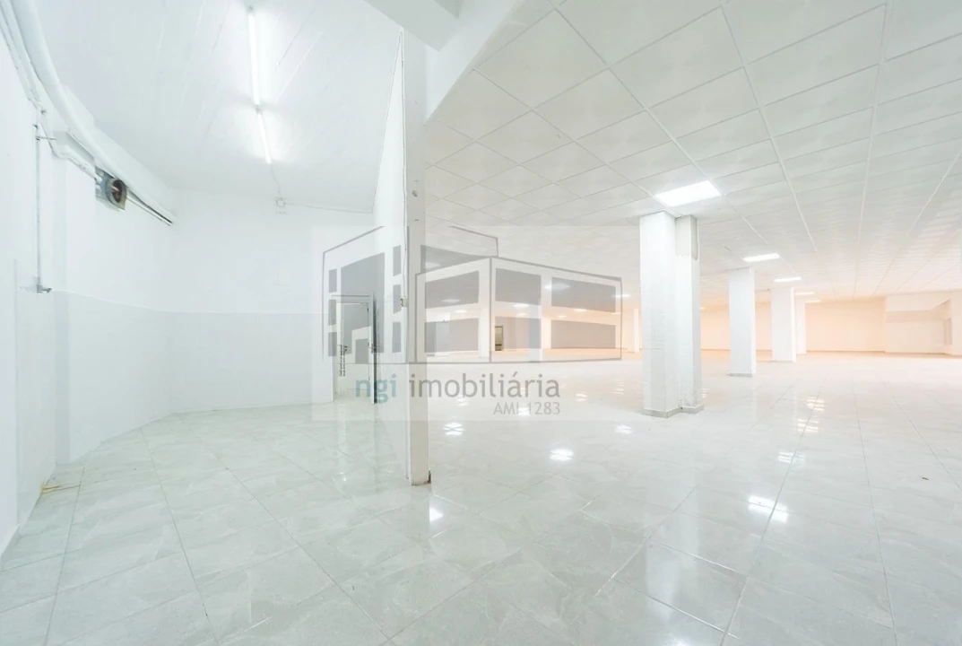 Loja para Venda em Alverca do Ribatejo e Sobralinho Foto 2