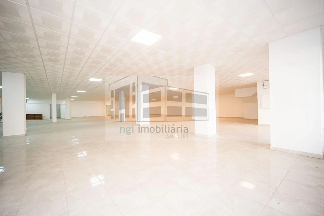 Loja para Venda em Alverca do Ribatejo e Sobralinho Foto 1