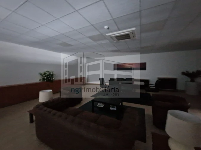 Loja para Venda em Santo Antão e São Julião do Tojal Foto 9