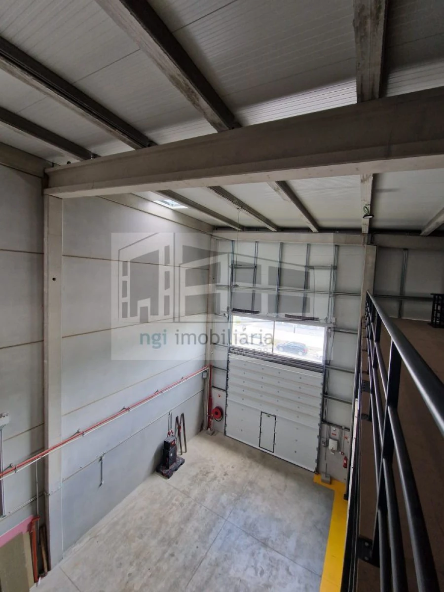 Loja para Venda em Santo Antão e São Julião do Tojal Foto 15