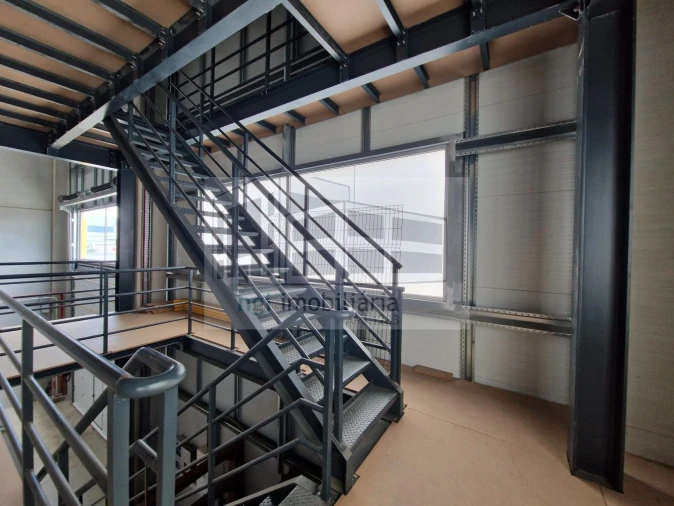 Loja para Venda em Santo Antão e São Julião do Tojal Foto 4