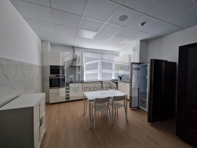 Loja para Venda em Santo Antão e São Julião do Tojal Foto 19