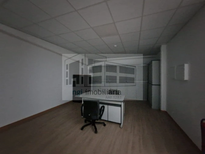 Loja para Venda em Santo Antão e São Julião do Tojal Foto 10