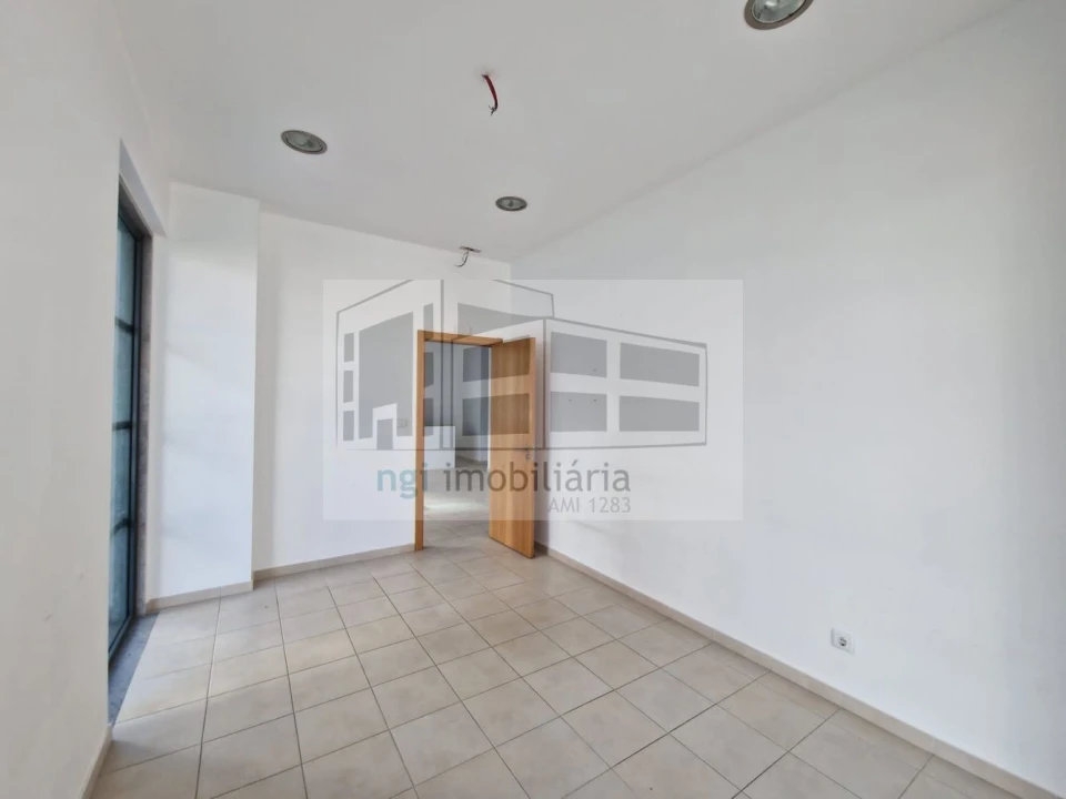 Loja para Venda em Odivelas Foto 16