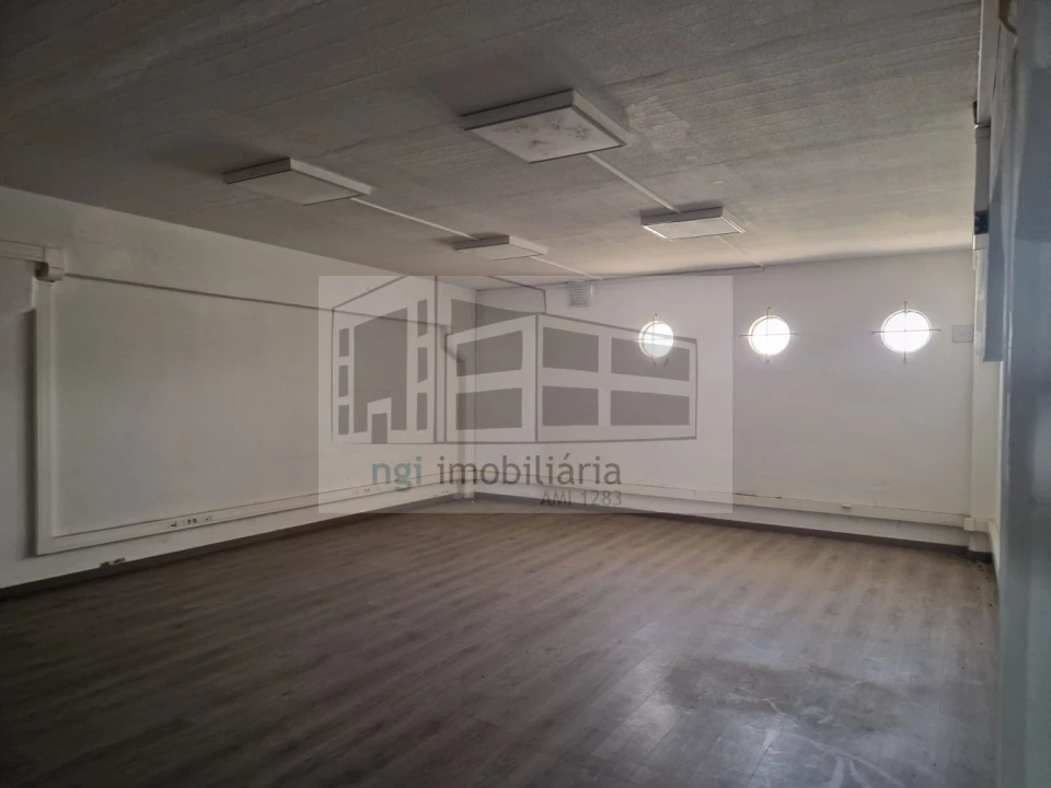 Loja para Venda em Alhos Vedros Foto 38