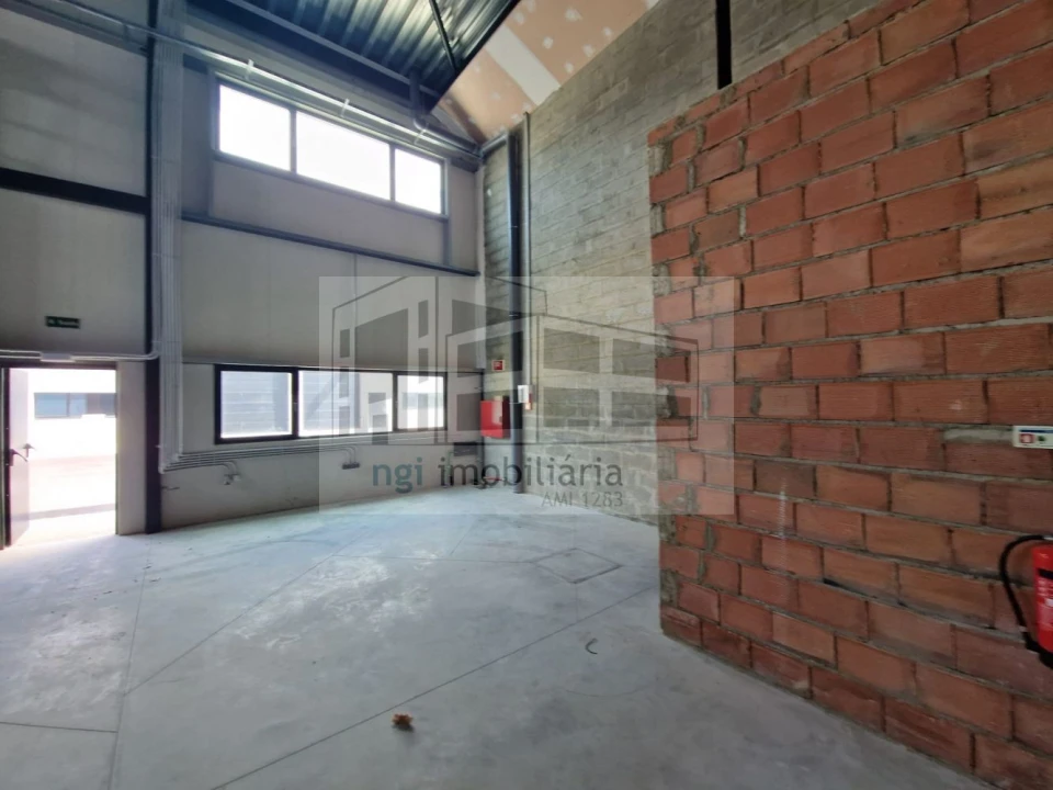 Loja para Arrendamento em Alverca do Ribatejo e Sobralinho Foto 8