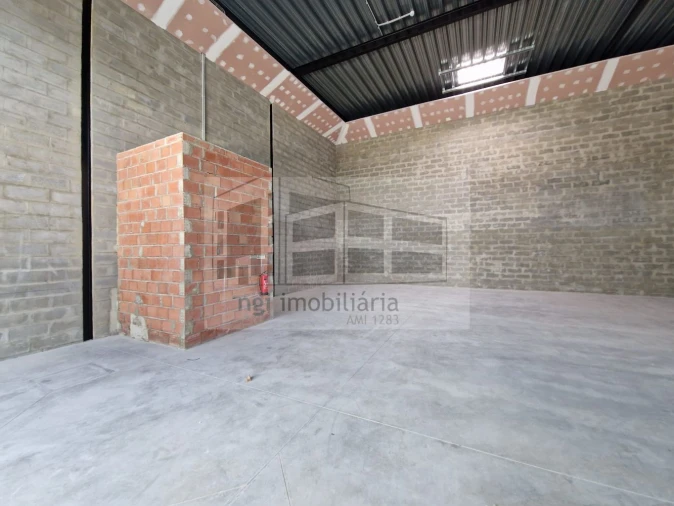 Loja para Arrendamento em Alverca do Ribatejo e Sobralinho Foto 2