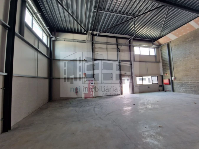 Loja para Arrendamento em Alverca do Ribatejo e Sobralinho Foto 1