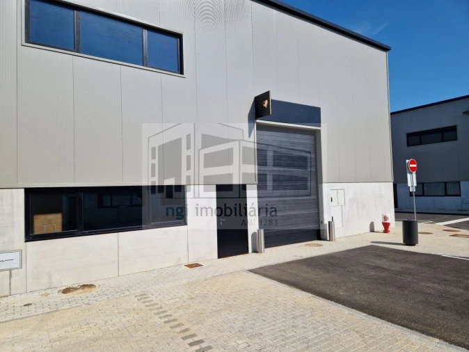 Loja para Arrendamento em Alverca do Ribatejo e Sobralinho Foto 11