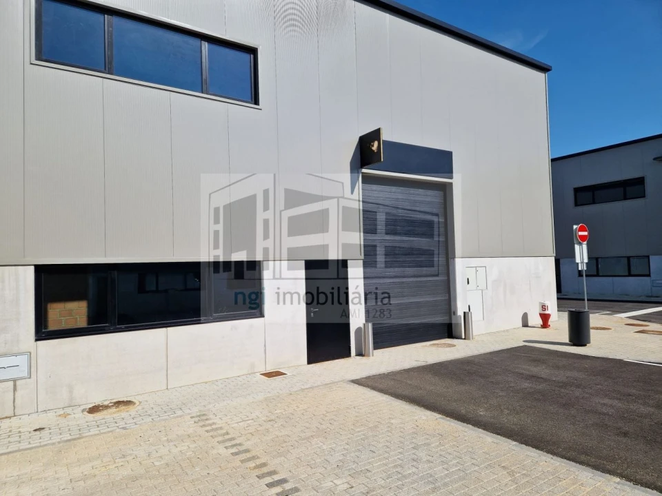 Loja para Arrendamento em Alverca do Ribatejo e Sobralinho Foto 11